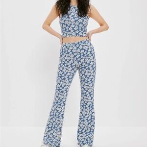 American Eagle Outfitters Blue Floral top and bottom outfit medium/large